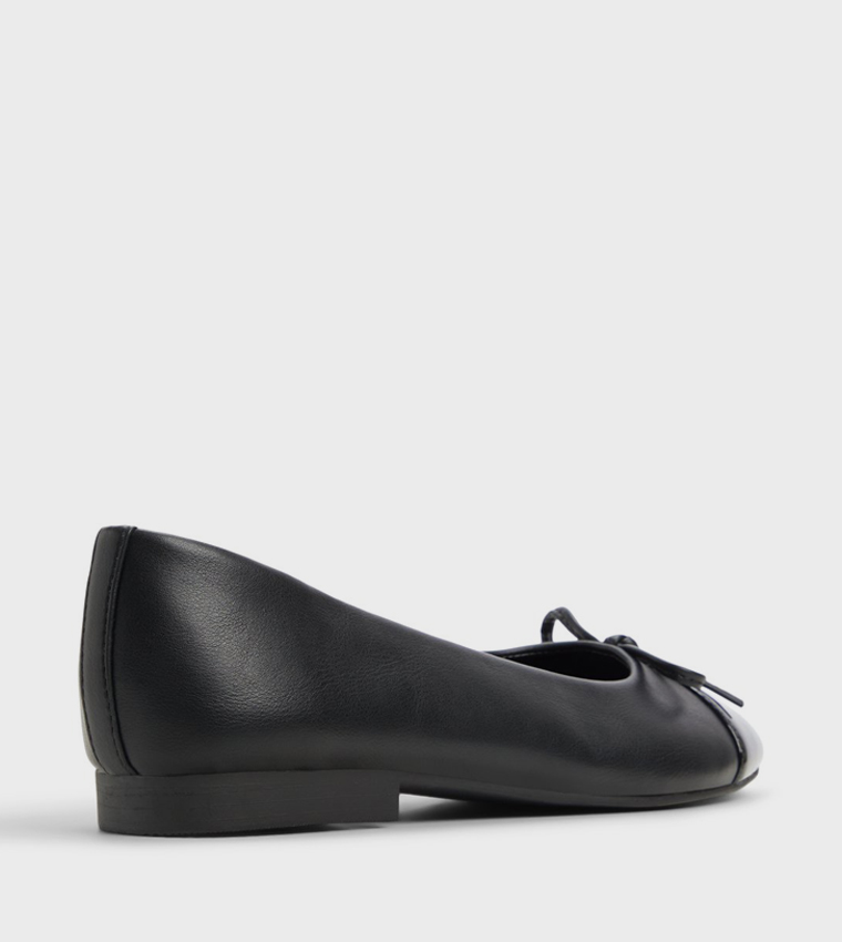 SWEETY Cap Toe Ballerinas