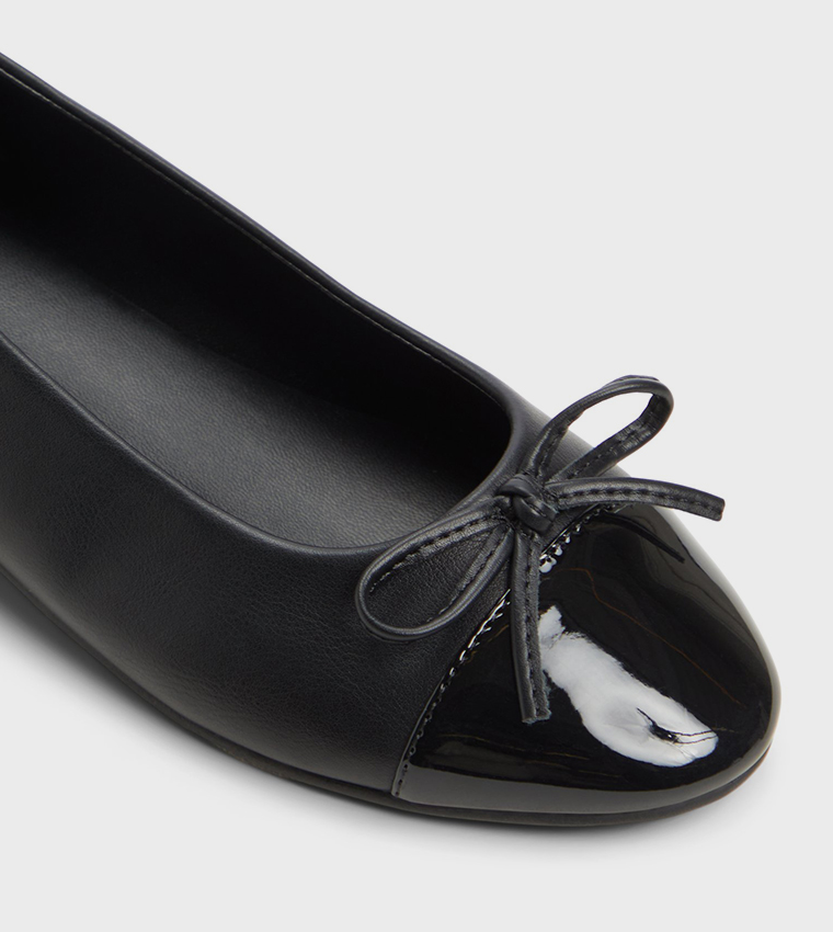 SWEETY Cap Toe Ballerinas