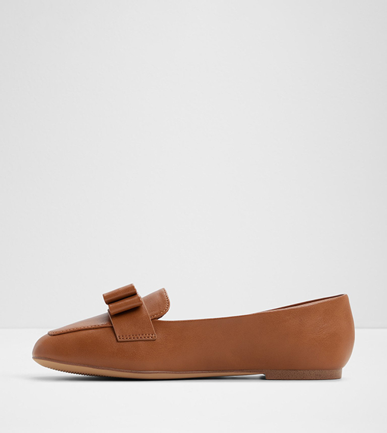 TALANANY Round Toe Loafers