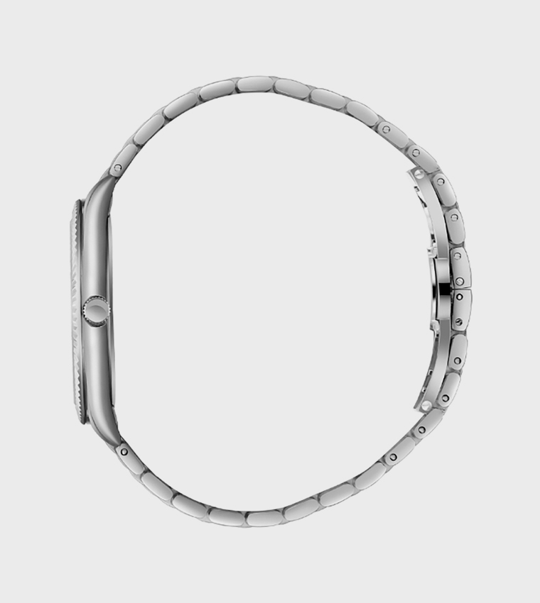 ساعة أنالوج بخلفية كحلية