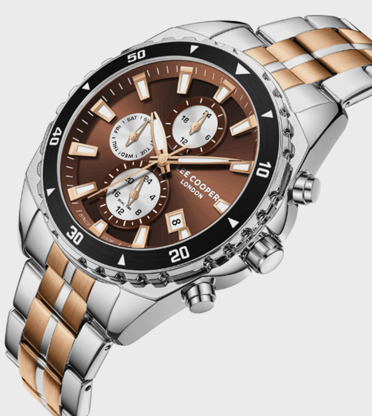 ساعة متعددة الوظائف بخلفية بنية داكنة