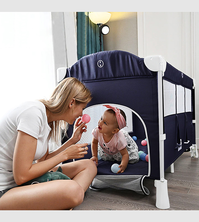 4 In 1 Baby Bedside Co-Sleeper Bassinet And Playpen with Rocker