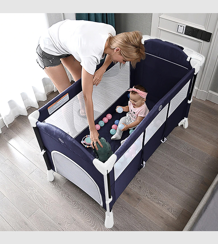 4 In 1 Baby Bedside Co-Sleeper Bassinet And Playpen with Rocker