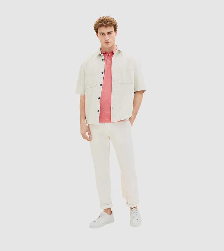 تيشيرت بولو بأكمام قصيرة وياقة مخططة