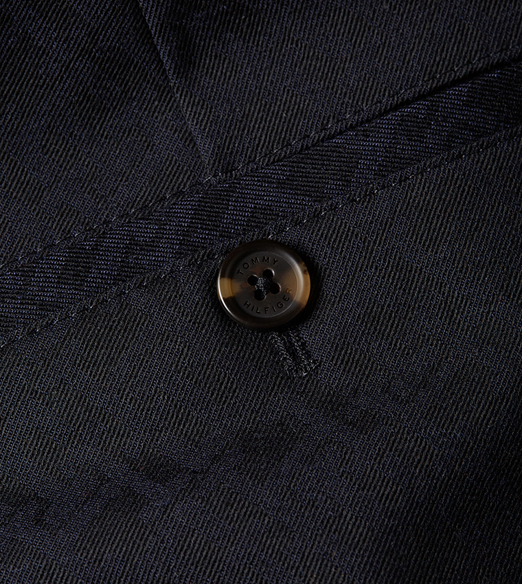 بنطال كاجوال بأزرار ونقشة مونوغرام