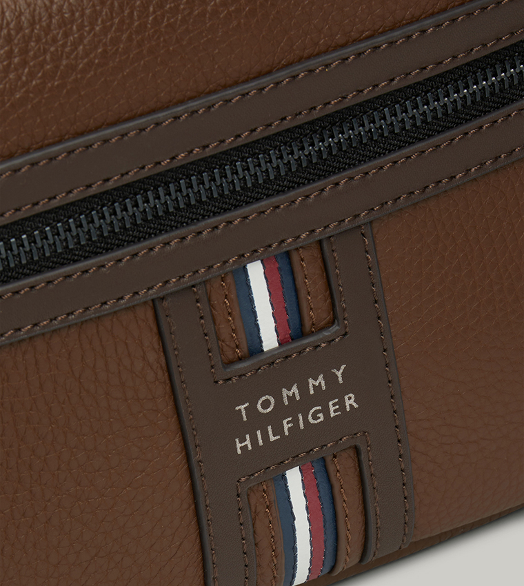 حقيبة كاميرا بشعار