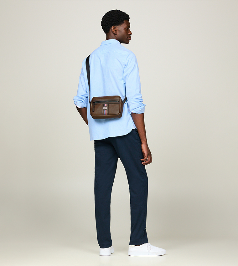 حقيبة كاميرا بشعار