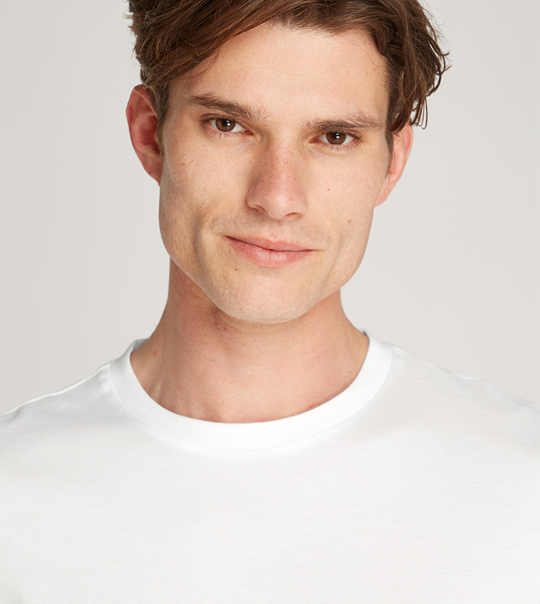 Logo Detail Short Sleeves T-Shirt