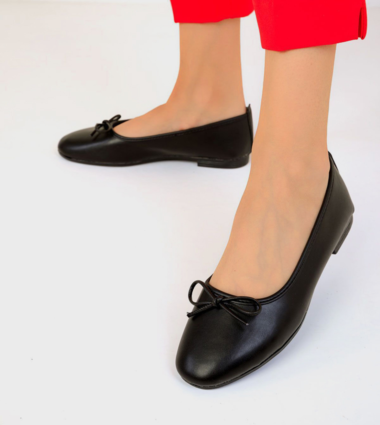 Bow Detail Round Toe Ballerinas