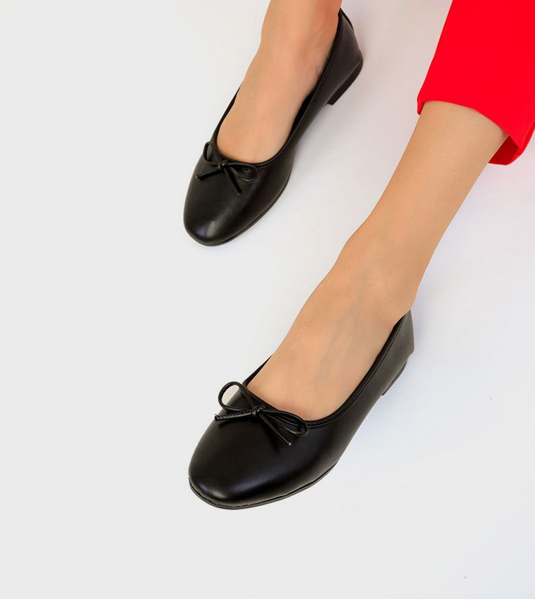 Bow Detail Round Toe Ballerinas