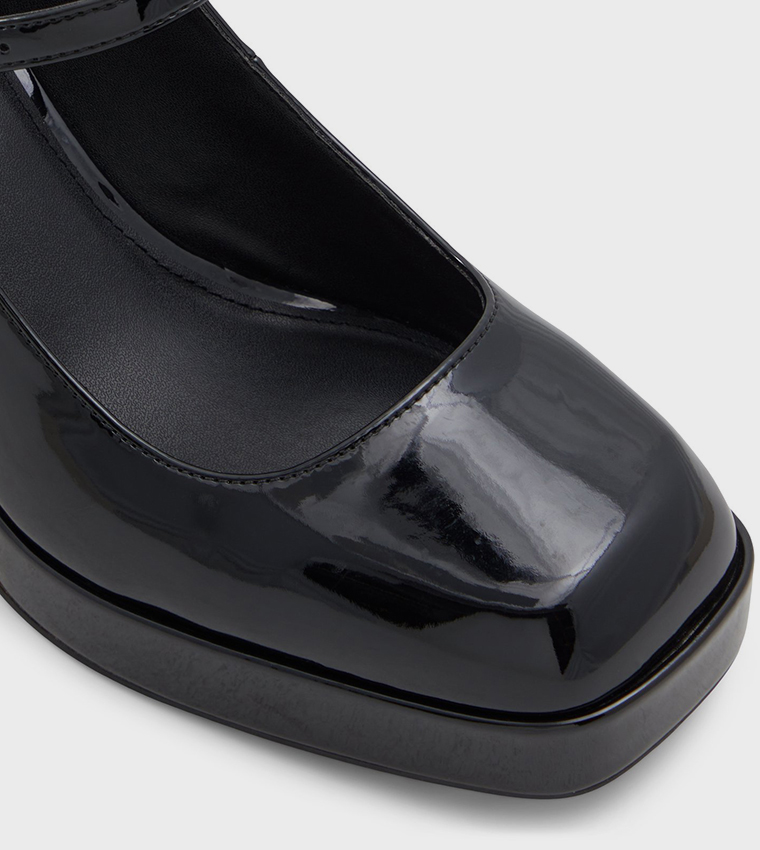 TROWE Buckle Detail Pumps