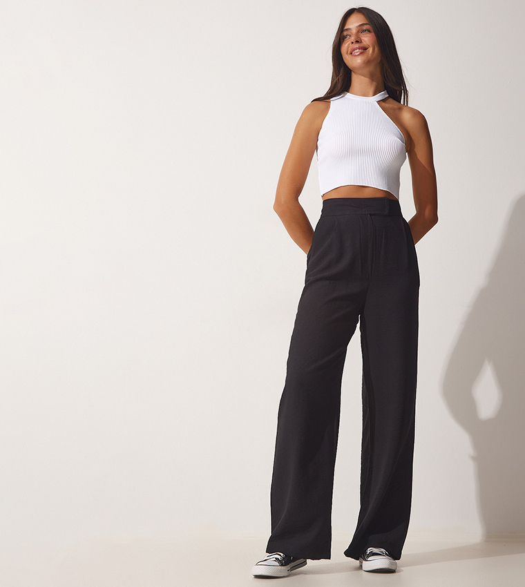 Pants with outlet velcro closure