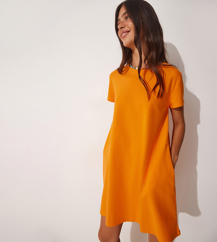 Orange shift 2025 dress with sleeves