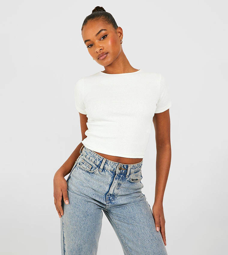 Crop t hot sale shirt with jeans