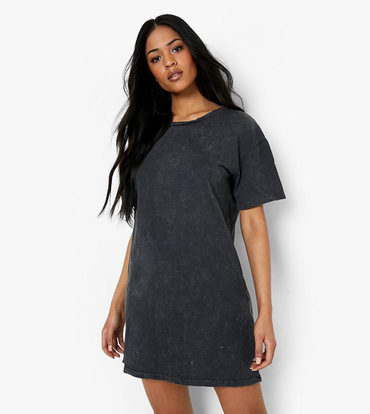 Buy Boohoo Acid Wash T Shirt Dress In Black | 6thStreet Qatar