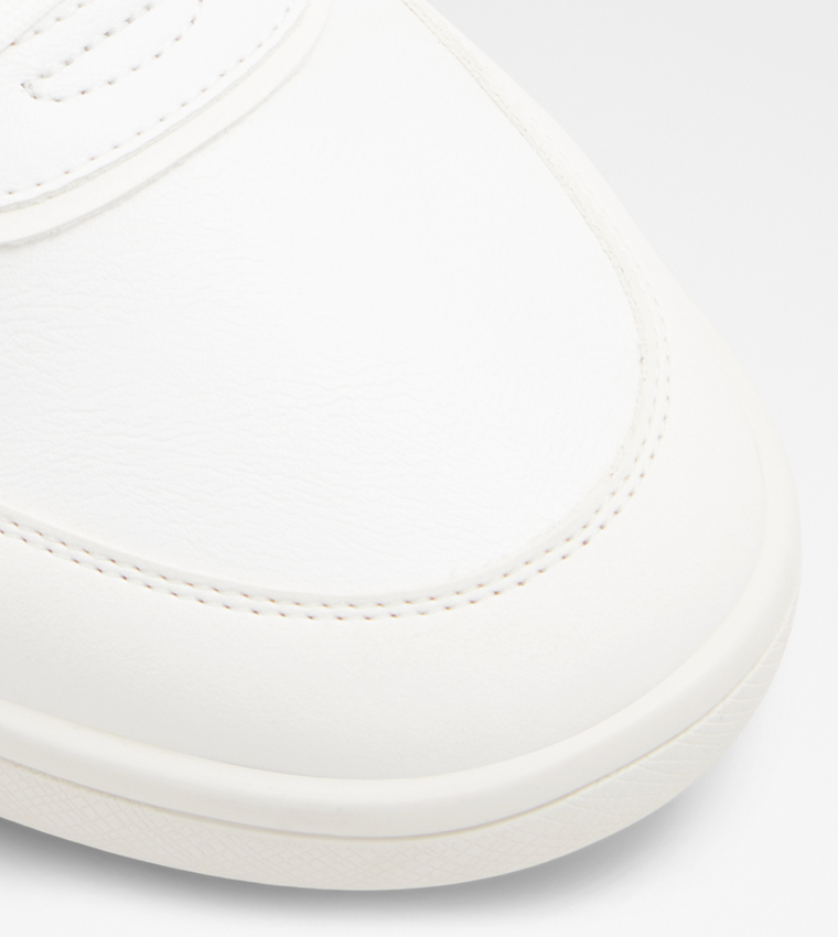 UPTOWN Lace-Up Sneakers