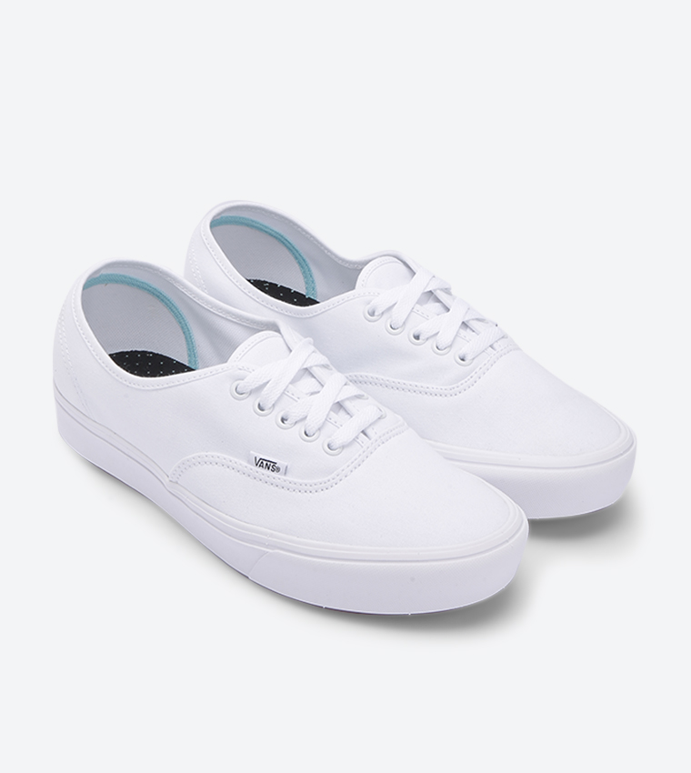 Ua Comfycush Authentic Lace Up Closure Sneakers - White VAWM7VNG