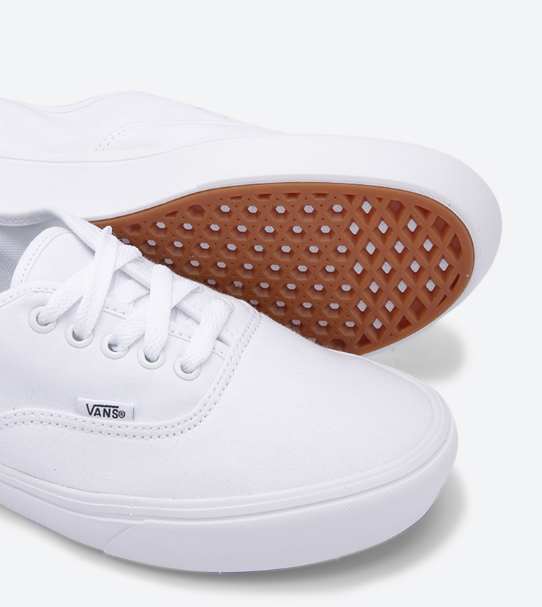 Ua Comfycush Authentic Lace Up Closure Sneakers - White VAWM7VNG