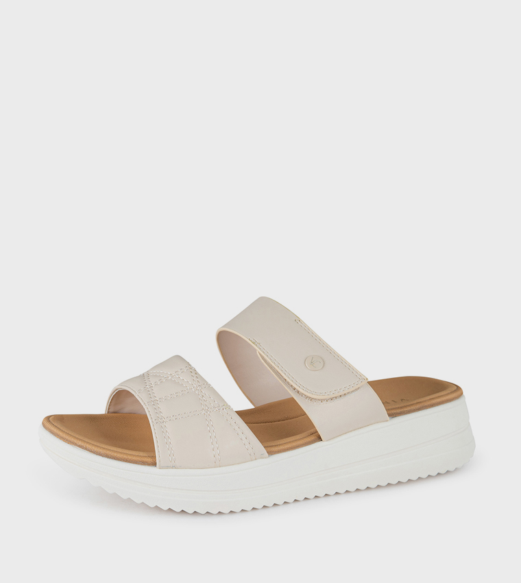 صندل نسائي بلاتفورم 