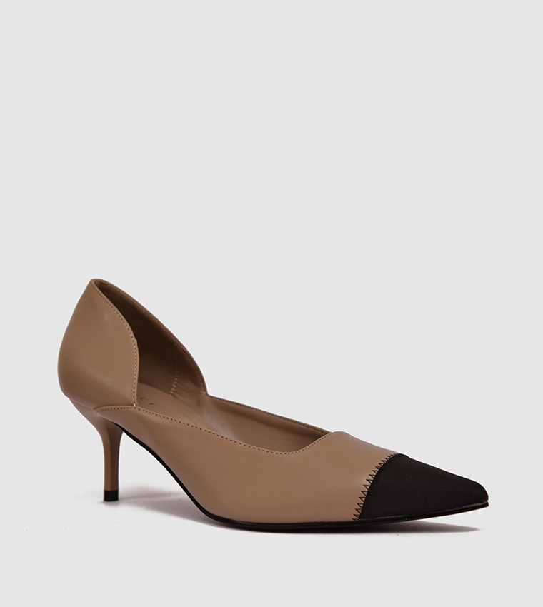 Buy VINCCI Pointed Toe Pumps In Brown 6thStreet Qatar