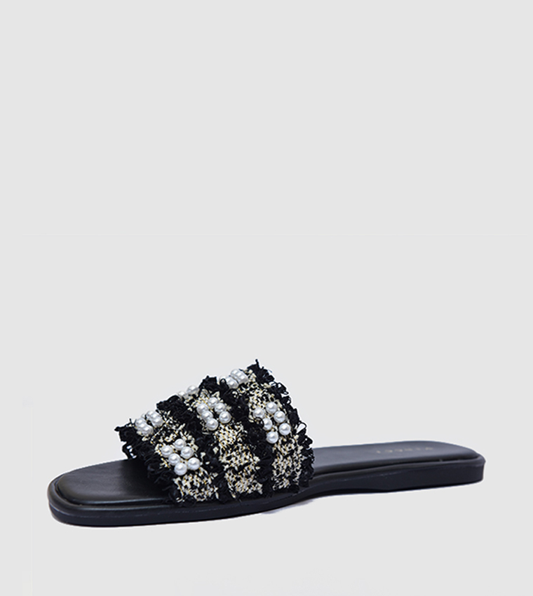 صندل فلات بمقدمة مفتوحة باللؤلؤ