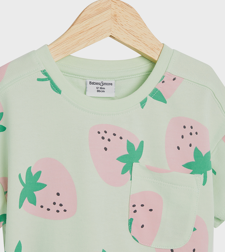 طقم تيشيرت بطبعة وشورت 