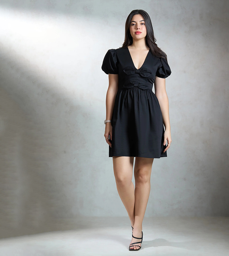 فستان قصير بأكمام قصيرة