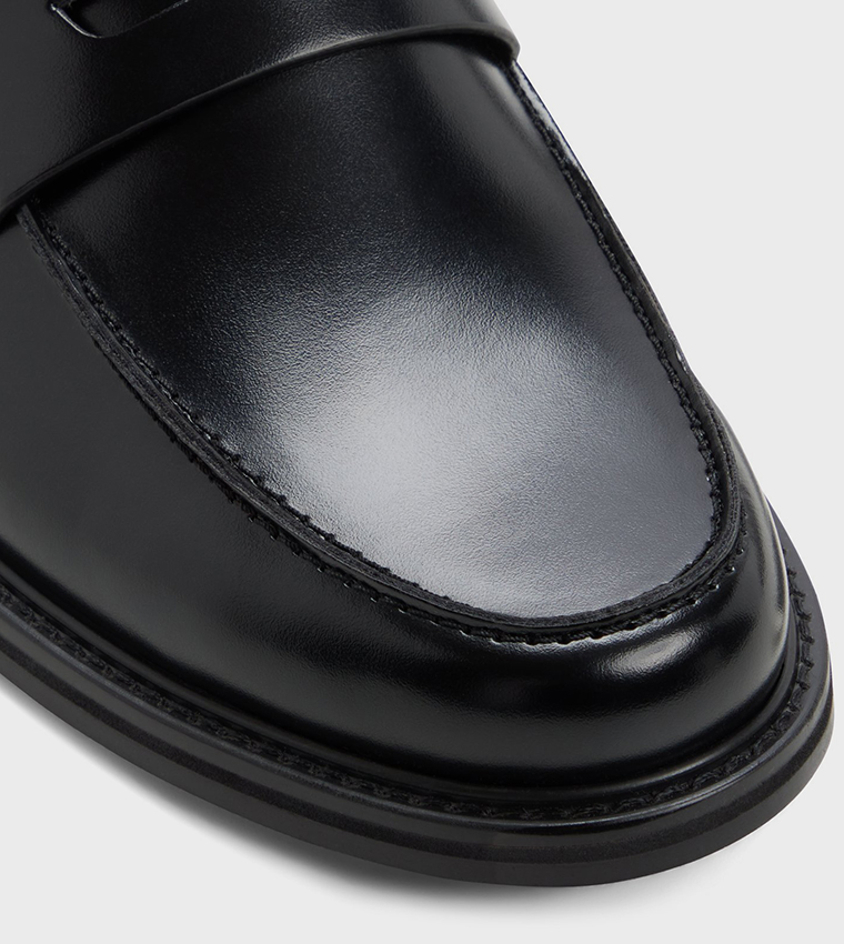 WESTLAKE Solid Loafers