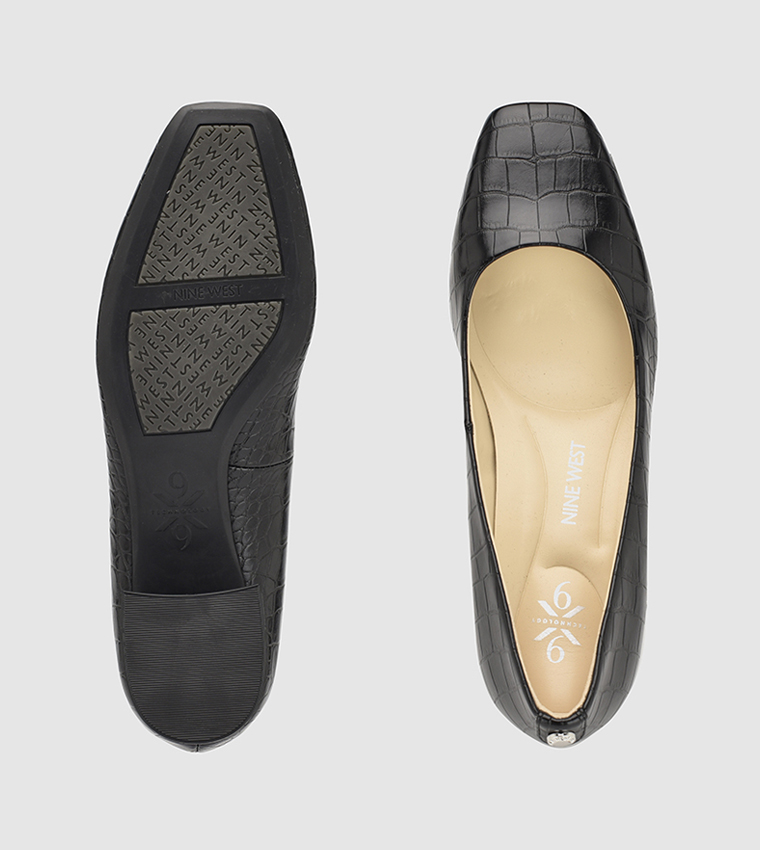 CLOE9X93 Textured Square Toe Block Pumps