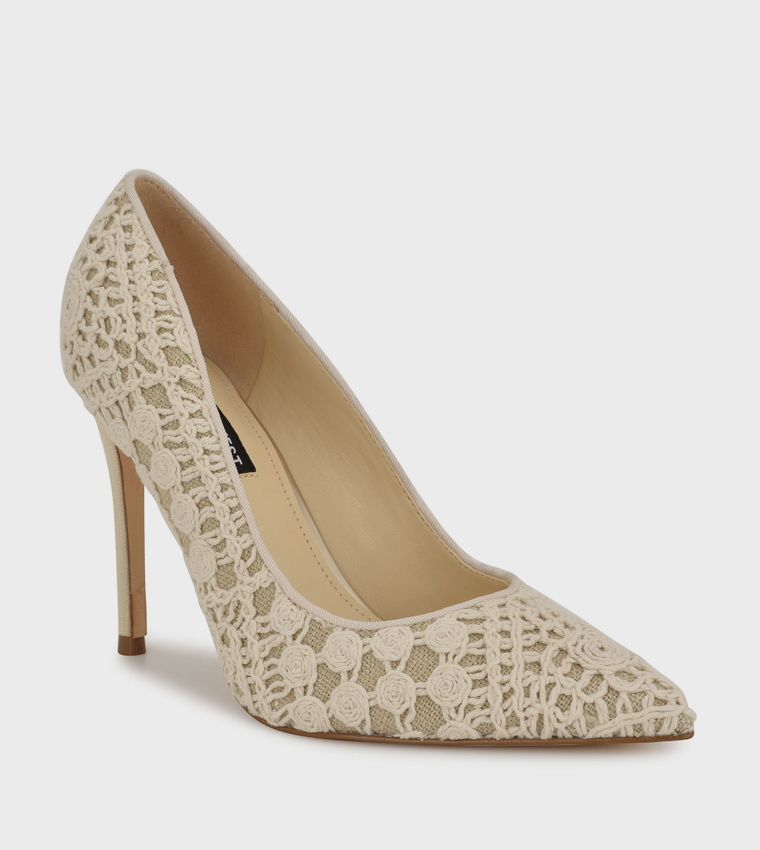FRESH Embroidered Heel Pumps