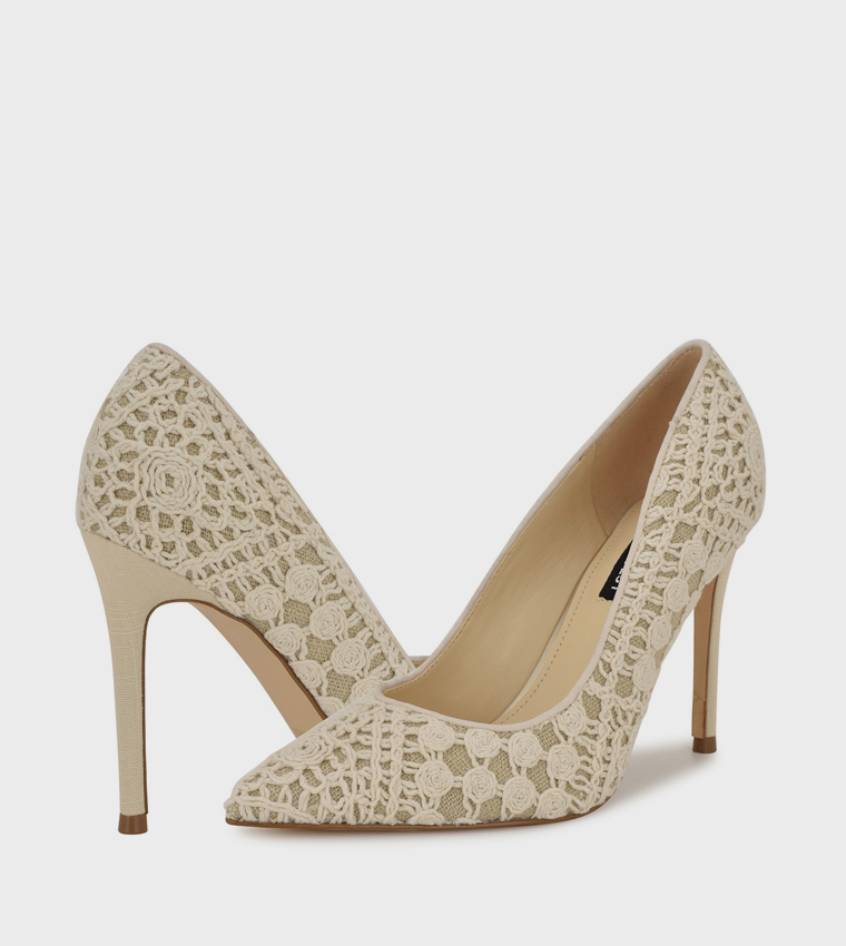 FRESH Embroidered Heel Pumps