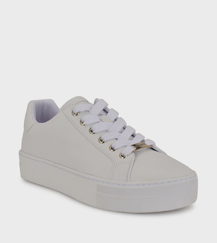 GATSPY Lace-Up Sneakers