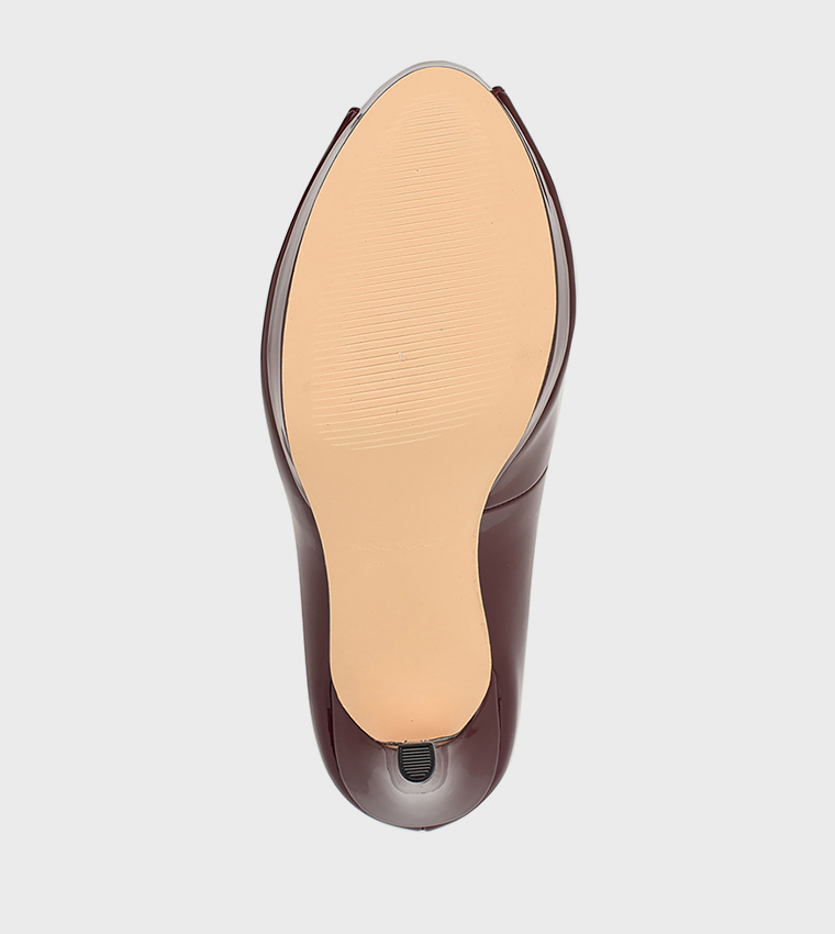 HINKO Glossy Ankle Strap Pumps