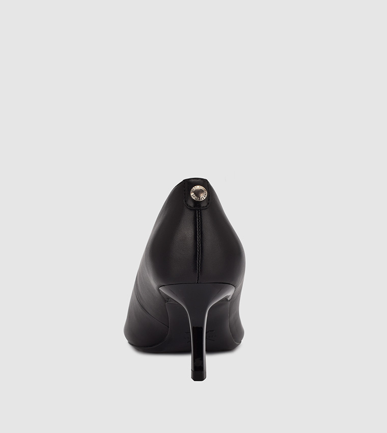 Kuna9X9 Pointed Toe Kitten Pumps