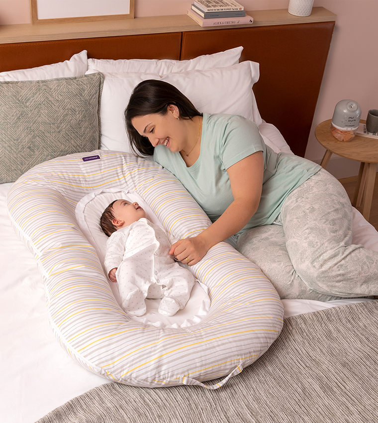 Mum2Me Maternity Pillow and Baby Pod