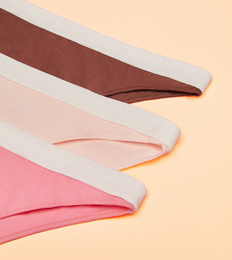 مجموعة من ثلاثة سراويل داخلية برازيلية