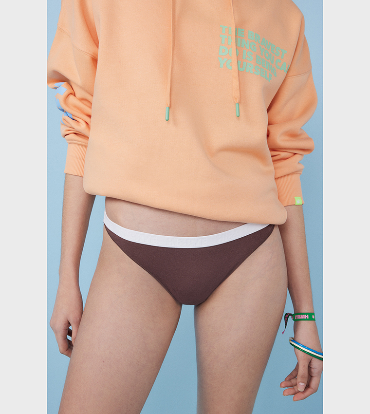 مجموعة من ثلاثة سراويل داخلية برازيلية