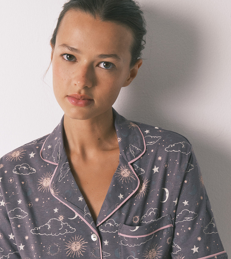 طقم بيجاما بطبعة وكم قصير