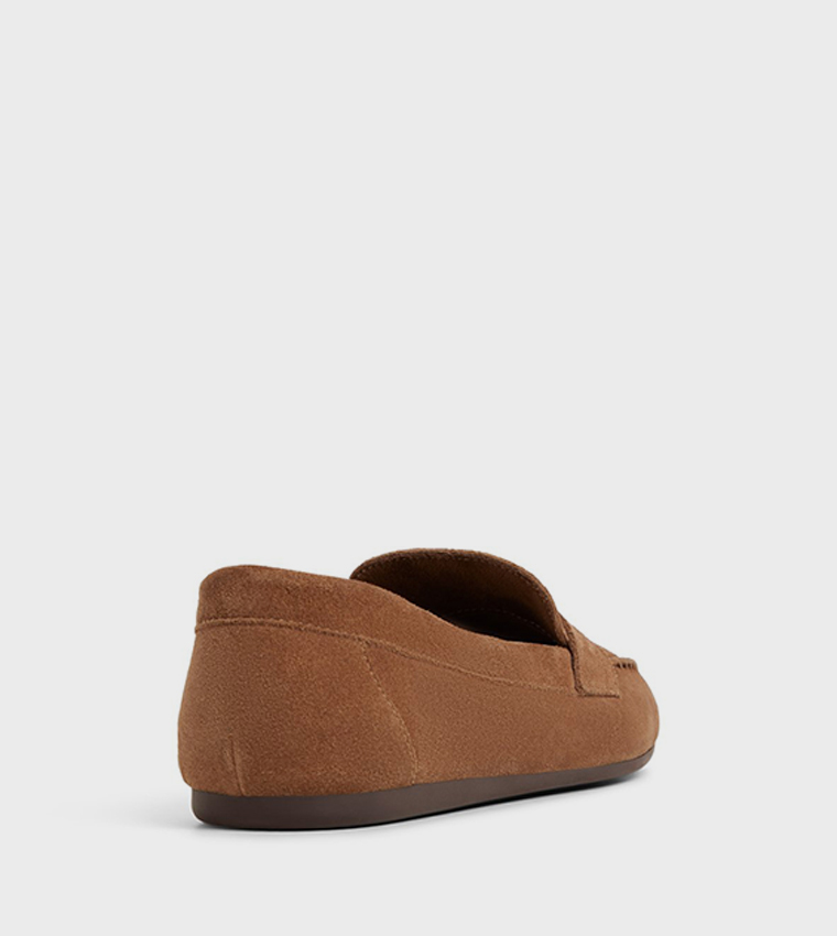 WYLAENA Textured Loafers