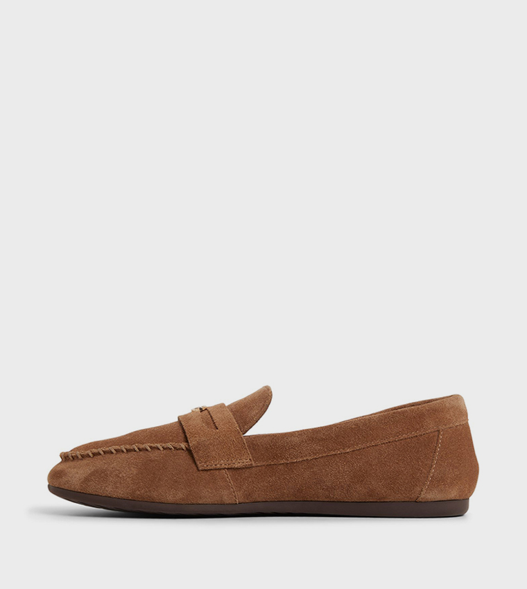 WYLAENA Textured Loafers