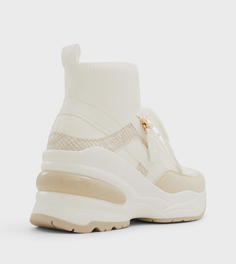WYSTERIA Round Toe High Top Sneakers