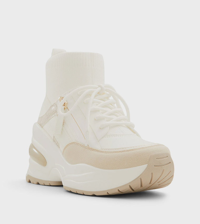 WYSTERIA Round Toe High Top Sneakers
