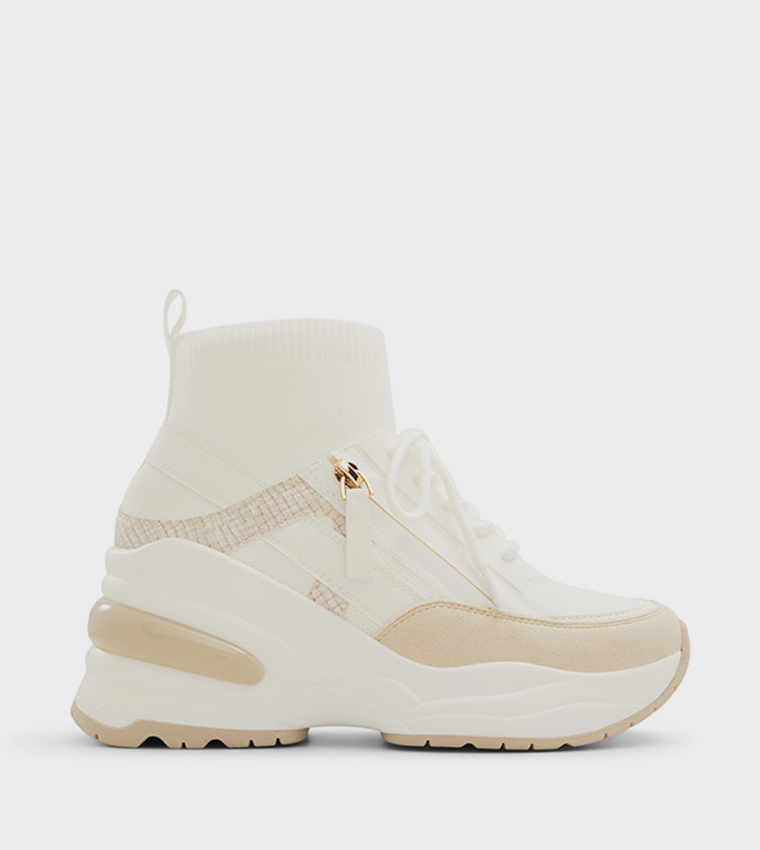 WYSTERIA Round Toe High Top Sneakers