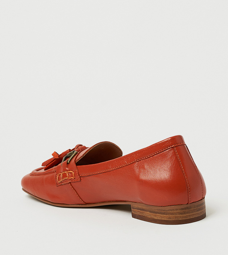 حذاء ميدو لوفر منقوش  