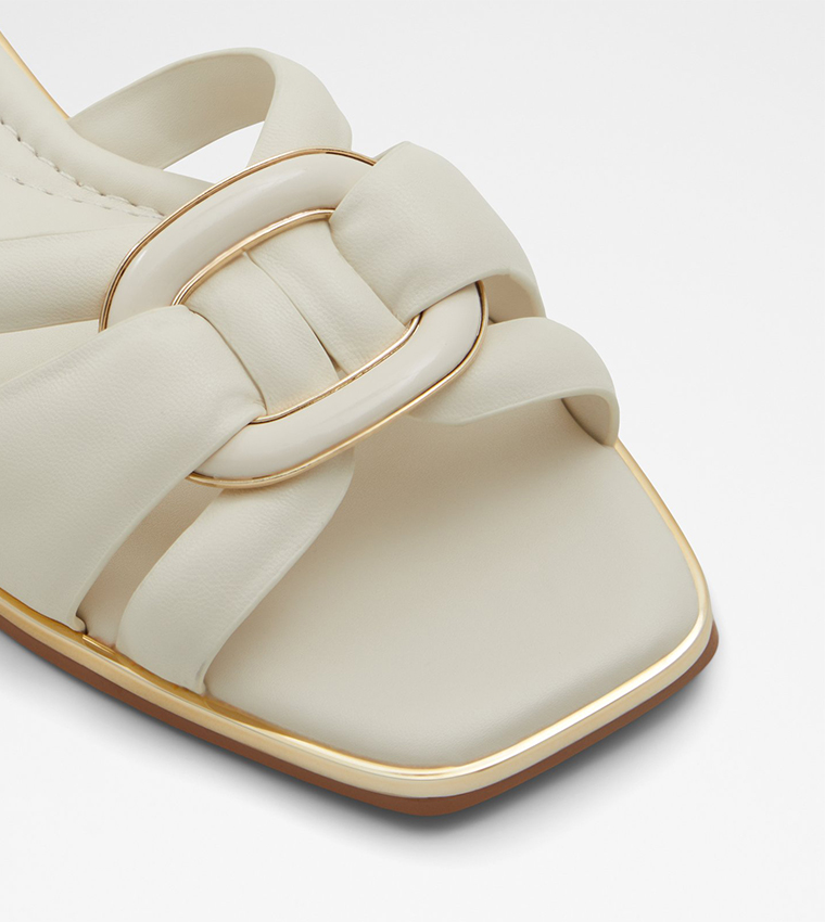 YESENIA Accessory Detail Flat Sandals