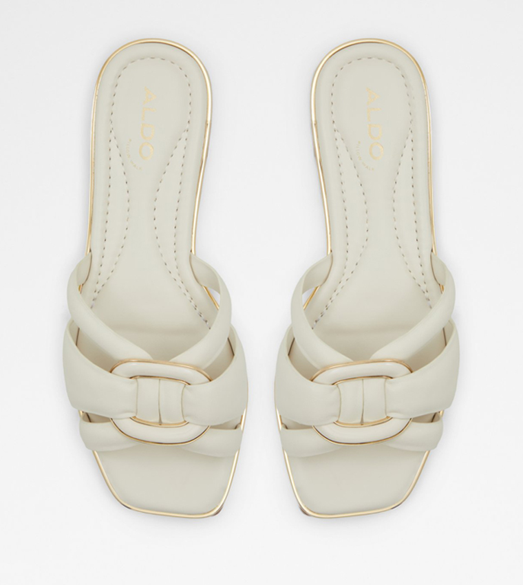 YESENIA Accessory Detail Flat Sandals
