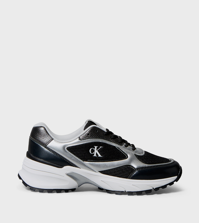 سنيكرز جري بشعار