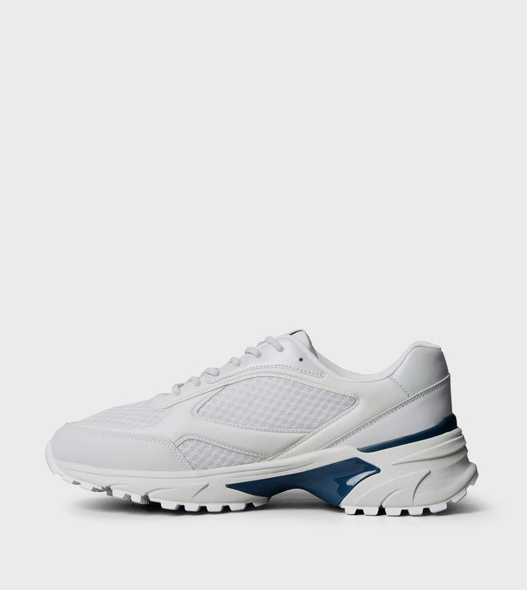 سنيكرز جري بشعار