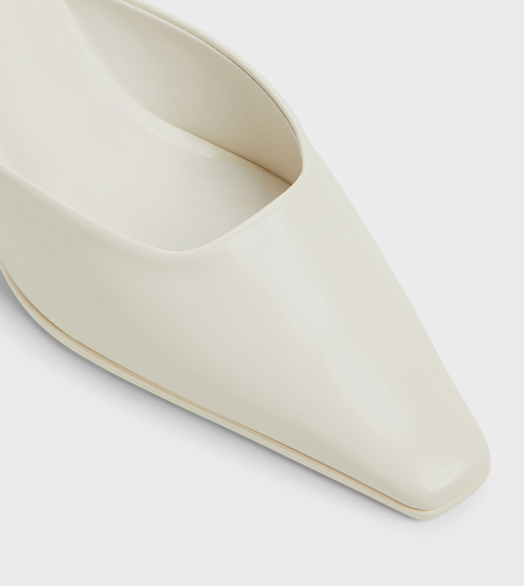 ZAHRAA Glossy Mule Pumps